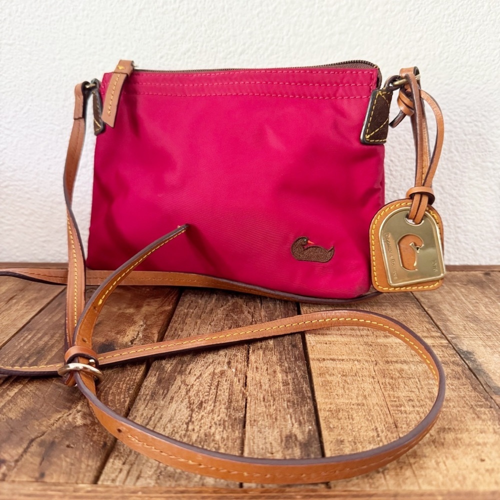 Dooney Bourke Red Nylon Leather Crossbody Bag Timeless Old Money Designer - Picture 4 of 16